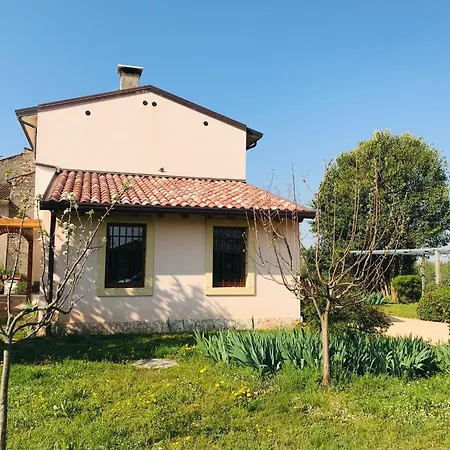 Una Casa Di Campagna Dossobuono